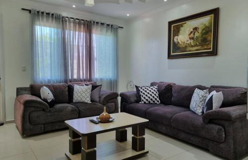 Casa Familiar em ótima Localização - Foto 12