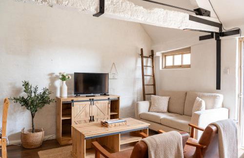 Cosy Cotswolds Cottage Farm Stay - Shepherds Rest - Photo 29