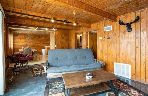 Fife Lake 2BR Getaway with Hot Tub - Foto 2