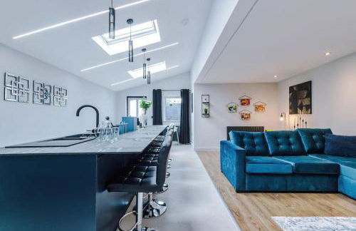 Incredible Home With Games Room, Sleeps 8, Parking Included, Perfect For Groups, Families, Contractors, Professionals - Photo 70