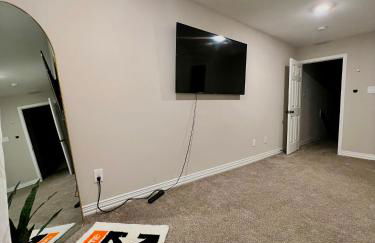 Black and White Retreat 8min to downtown - Foto 17