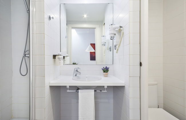 Sitges Group Blue and White - Photo 65