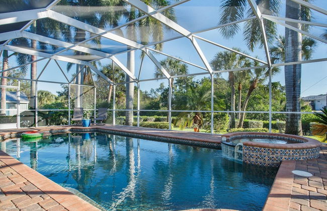 Nokomis Pool Home on the Canal - Foto 18