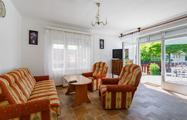 4 bedroom House in Balatonfenyves with garden and terrace - Photo 5