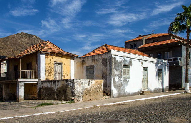 Santiago Island Tour - Photo 1