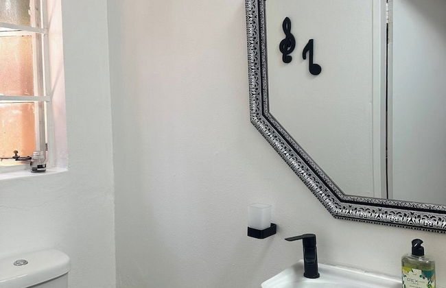 Charming Executive Studio, Solar Power, Wifi - Foto 21