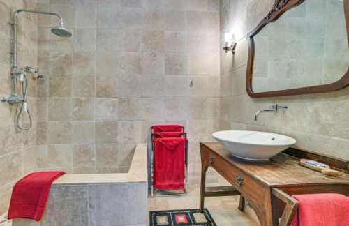 1 Mi to Dtwn! Lakefront Earl Young Charlevoix Home - Foto 19