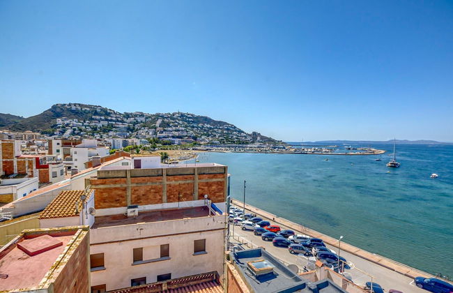 Apartment in Roses Near Beach - Photo 30