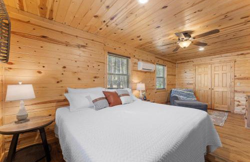 Cabin 1 - Peaceful Cabin Near River with Fire Pit and Hot Tub - Foto 20