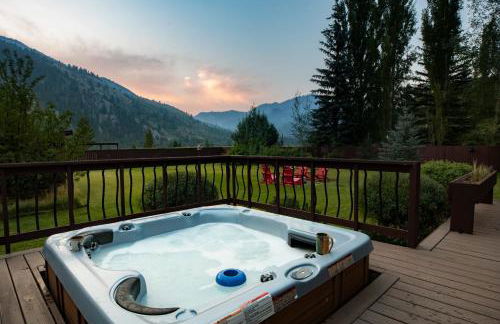 Alpine Highmark by KABINO Hot Tub Fire Pit Fully Fenced Backyard WiFi - Foto 3