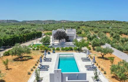 Nostra Terra Villa, 2-acre Secluded Nature Escape with Heated Pool, By ThinkVilla - Foto 13