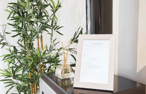 City Center Penthouse with Solarium 2 minutes from the Beach - Photo 7