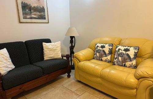 Pink House - Photo 12