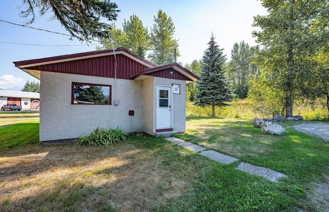 Downie Cottage by Revelstoke Vacations - Photo 26