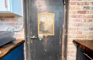 Historical Boiler Maker - Downtown Muskegon - Foto 23