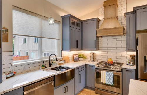 Anchorage Apartment with a View about 3 Mi to Airport - Photo 2