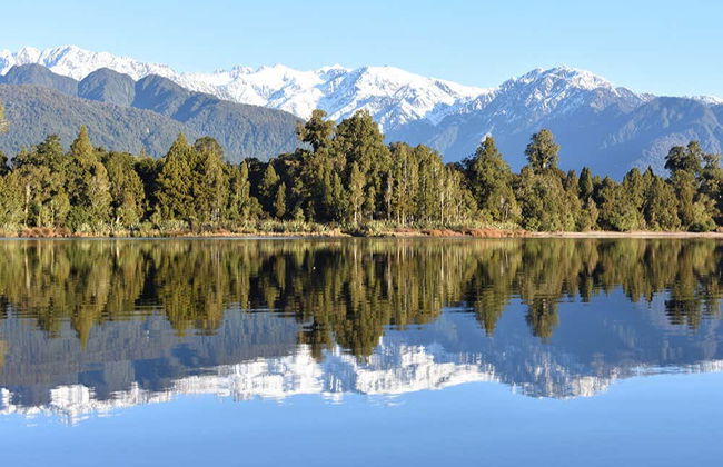 Paseo en barco por el lago Mapourika - Foto 1