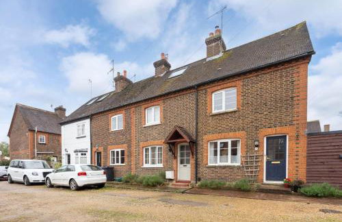 Quaint 3 bed Cottage in central Dorking with parking - Foto 5