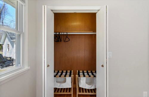 High-End Finger Lakes Escape - Expansive Game Room, Cozy Firepit, & Scenic Views - Foto 32