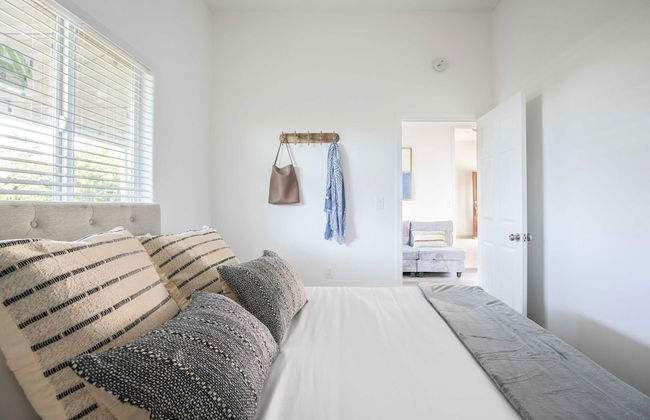 Elegant Retreat Modern Comforts Prime Location - Foto 27