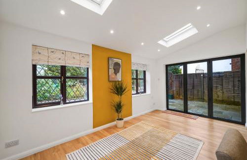 Beautiful 5 bedroom house in Stone, Aylesbury, Free parking - Foto 20