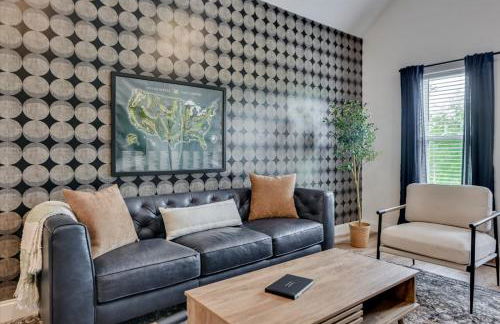 Renovated 2BR by Riverwalk & Medical District - Foto 6