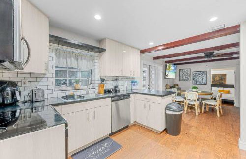 2 Homes • Hot Tubs x2 • Heated Pool • Fire Pit - Foto 70