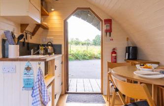 Pod3 - Powys River Pods - Pet Friendly Glamping Pod Builth Wells Powys Wales - Foto 8