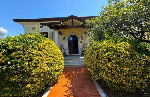 - Luxury Villa - Pool - Garden -Forte dei Marmi Versilia- - Foto 2