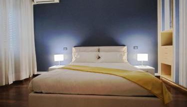 Fancy Monique - Foto 1