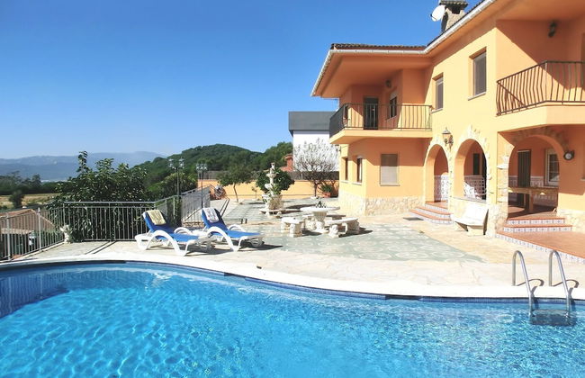 Beautiful Villa in Blanes With Private Swimming Pool - Photo 1