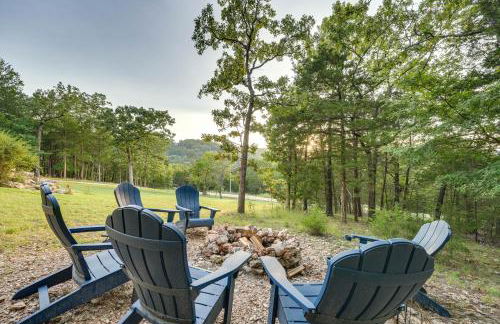 Hot Tub and Fire Pit! Lake-View Home in Blue Eye - Foto 29