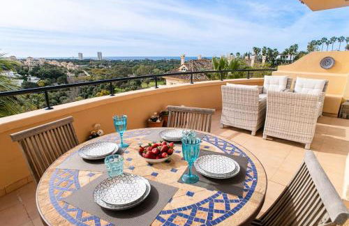 Great View Apartment in Elviria - Photo 2