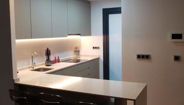 ROMERO APARTMENTS-SUNSET WAVES-BENIDORM - Foto 5