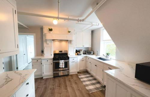 Water Access 5-Bed 2-Bath Retreat - Foto 6