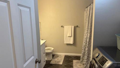 Spacious 5BR Walk to Wild Waves! - Foto 5