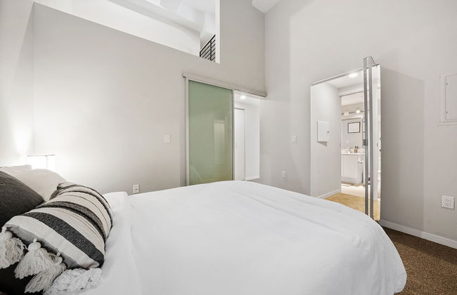 Cincinnati City Club Apartments by Airriva - Photo 32