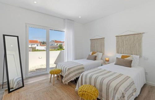 Modern Villa with Private Pool Near Baleal Beach - Photo 14