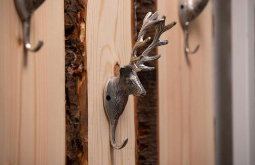 HIRSCH Hänsel Ferienhaus Garten mit Bergblick - Grill -Wald - Foto 24