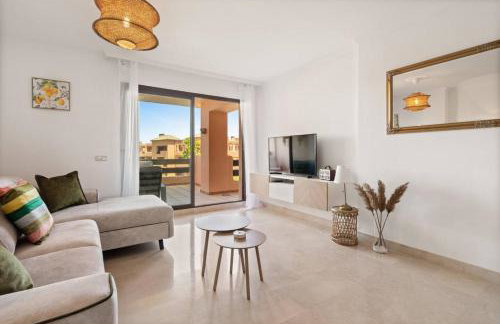 Family Friendly 2BR in Casares Pool and Padel Fun - Foto 4