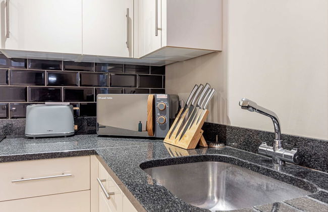 Host Stay Westbrook Court Apartment - Photo 7