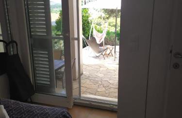 Cozy Jelsa apartment in the shade of the pines. - Foto 7