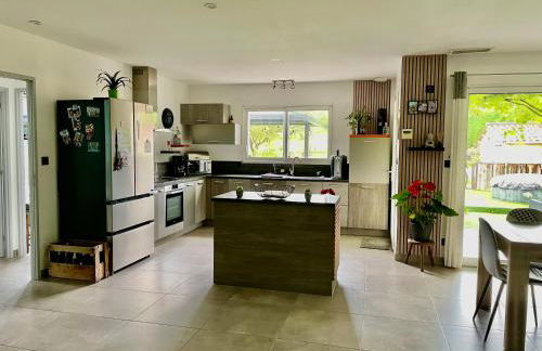 Maison climatisée avec grand jardin, piscine privée et Jacuzzi - Foto 12