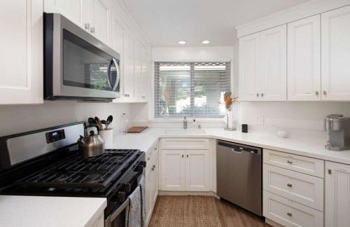 Blacklake Resort Vacation Rental Nestled on the 9t - Foto 4