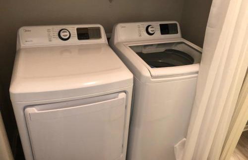 This cute 3 bedroom 2 and half bath is cozy - Photo 37