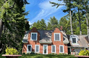 Luxurious Reading Farms Estate sleeps 46 - Photo 2