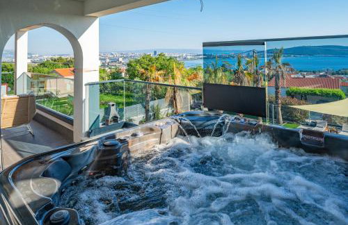 Seaview Villa Stanka with Pool and attached Jacuzzi - Photo 13