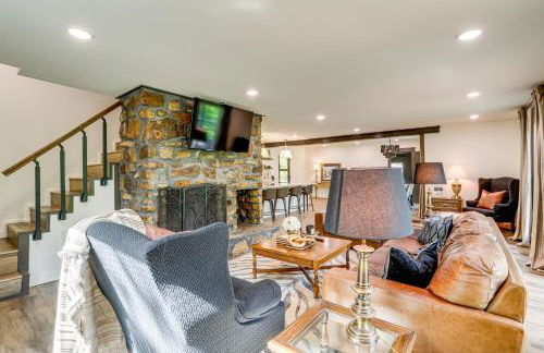 Greers Ferry Lake Retreat Game Room and Fire Pit! - Foto 3