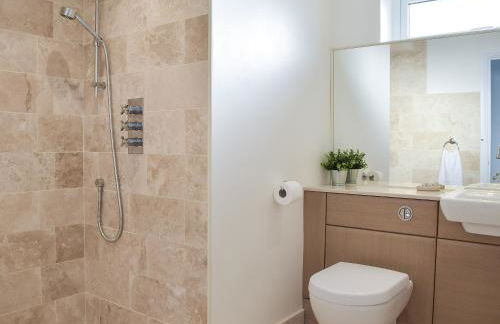 View At The Peak - Photo 7