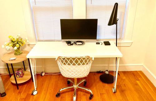 Near Train Station Gorgeous 3-Bedroom Apartment with Patios - Foto 12